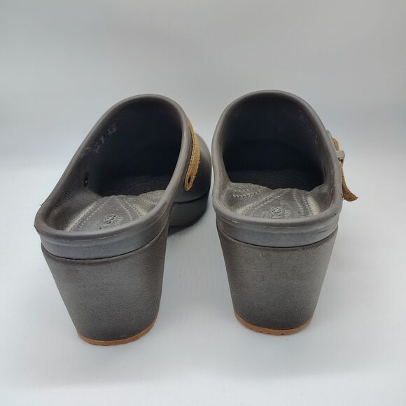 Crocs Sarah Clogs Mules Shoes 8 Brown Block Heel Strap Comfort Slip On Fall - Picture 4 of 6